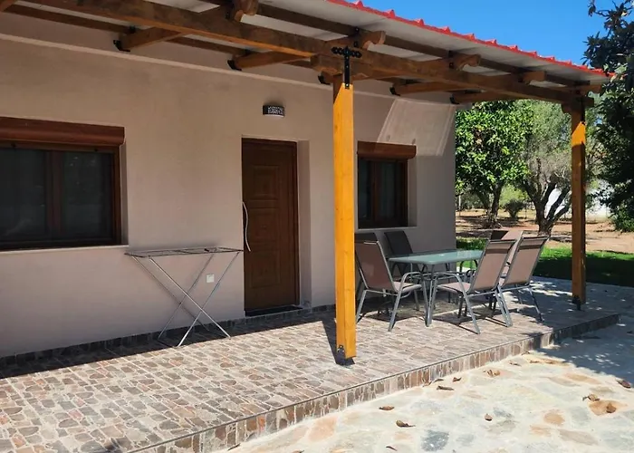 Skioni Garden Casa Feriehus