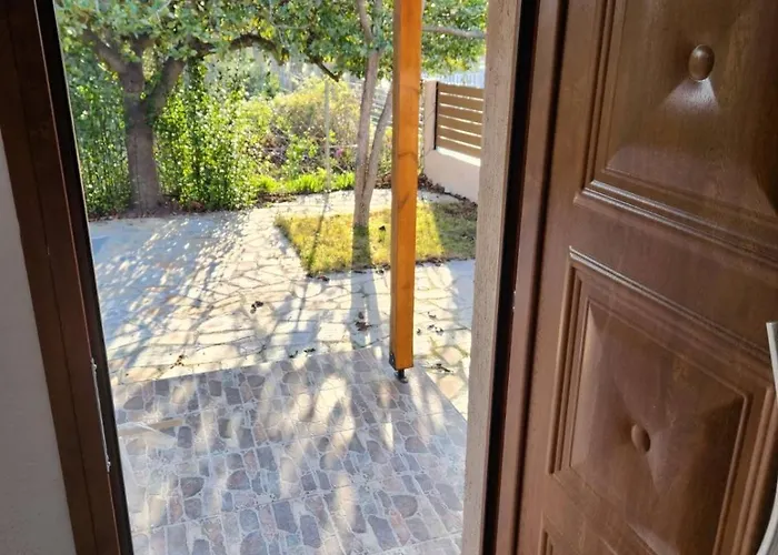 Skioni Garden Casa Feriehus *