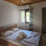 Skioni Garden Casa 度假居 尼尔斯吉尼