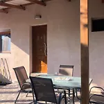 Skioni Garden Casa 尼尔斯吉尼