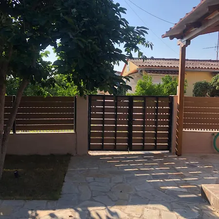 Skioni Garden Casa 尼尔斯吉尼