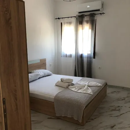 Skioni Garden Casa 度假居 尼尔斯吉尼